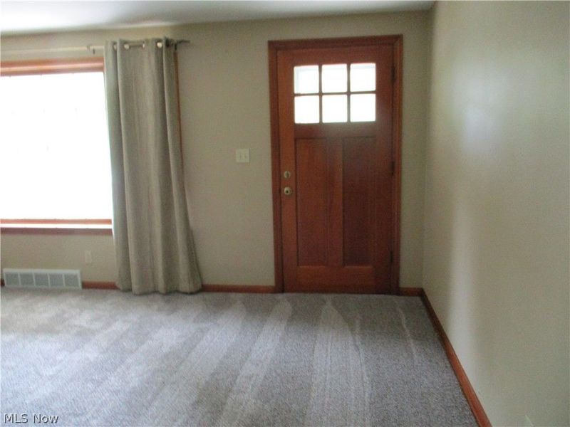 631 Ravine Drive, Youngstown, OH 44505 Photo 2