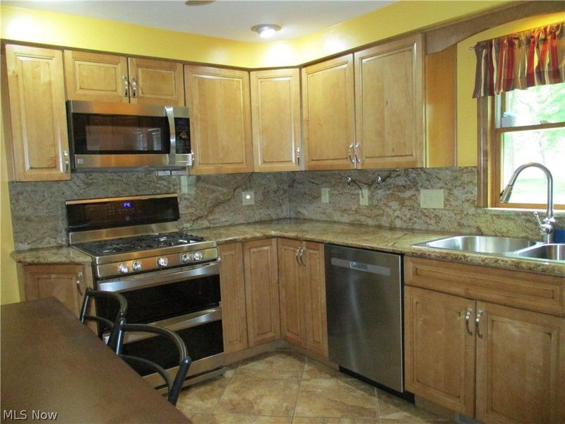 631 Ravine Drive, Youngstown, OH 44505 Photo 8