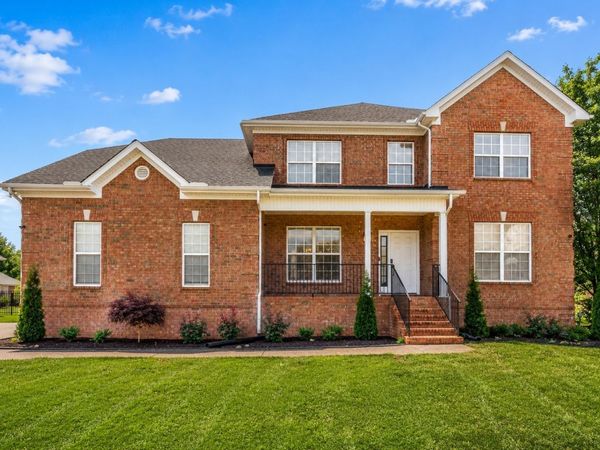 102 Clairmonte Ln, Hendersonville, TN 37075