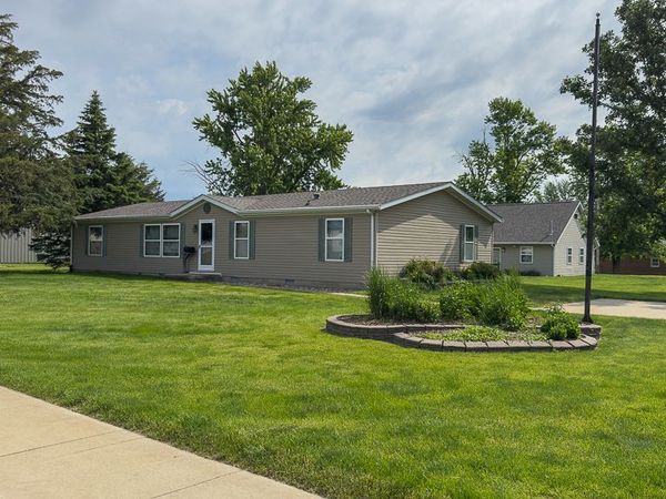 301 Oak Street , Minonk, IL 61760