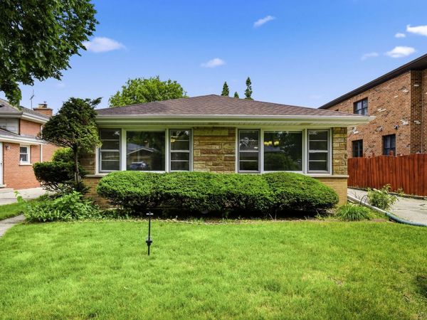 5814 KEENEY Street , Morton Grove, IL 60053