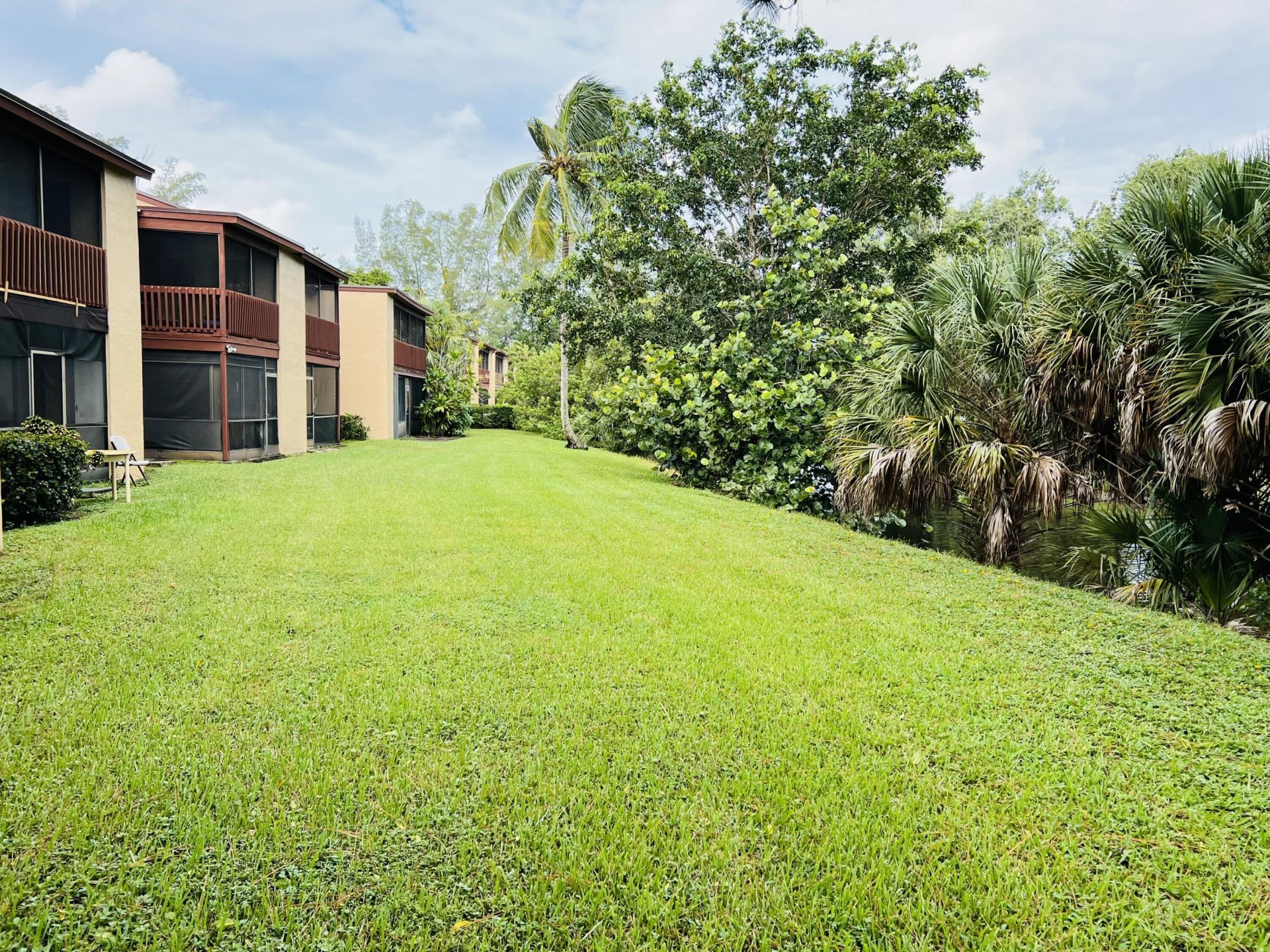 1407 E Lakeview Dr Drive E, Royal Palm Beach, FL 33411 Photo