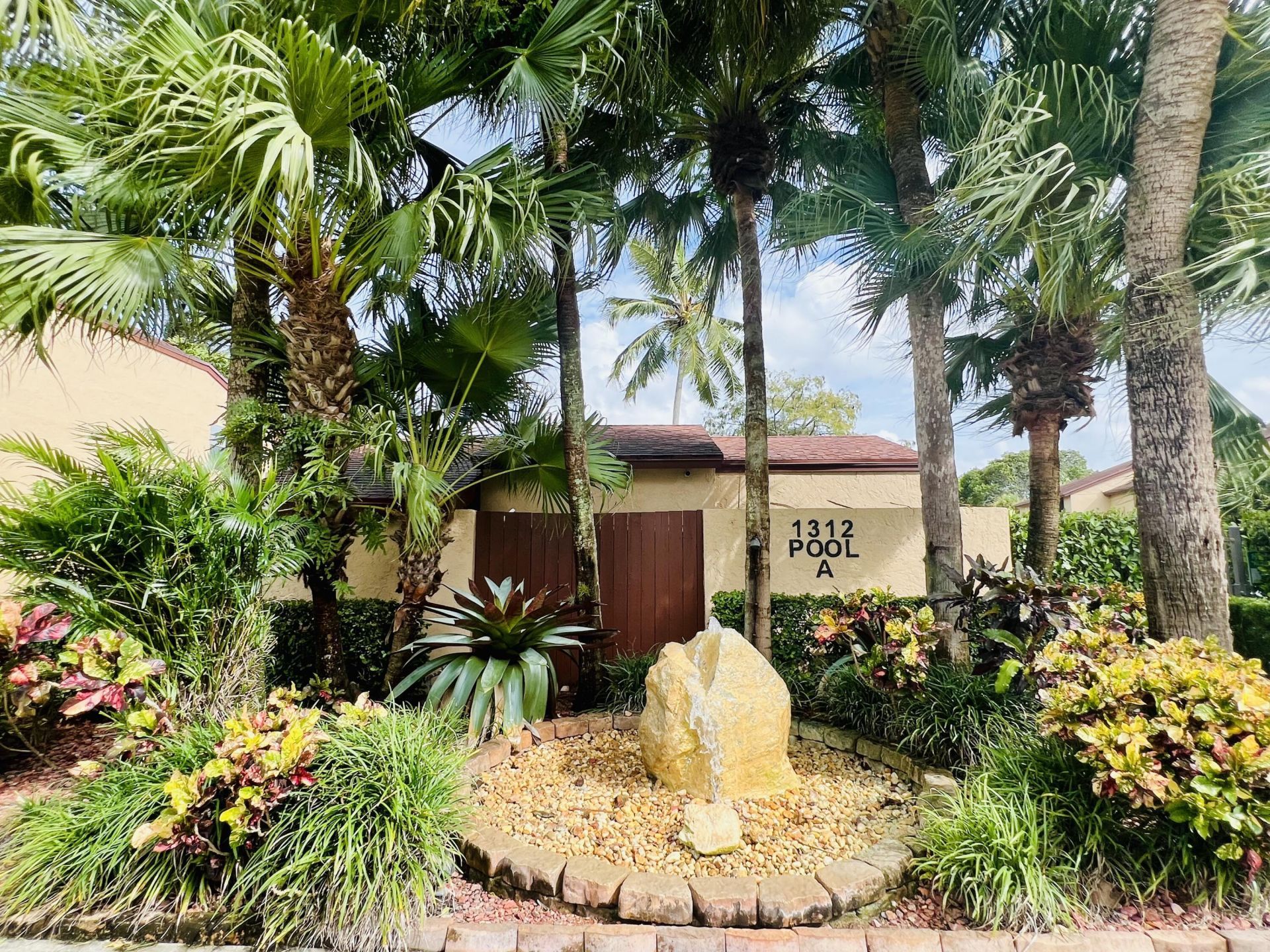1407 E Lakeview Dr Drive E, Royal Palm Beach, FL 33411 Photo