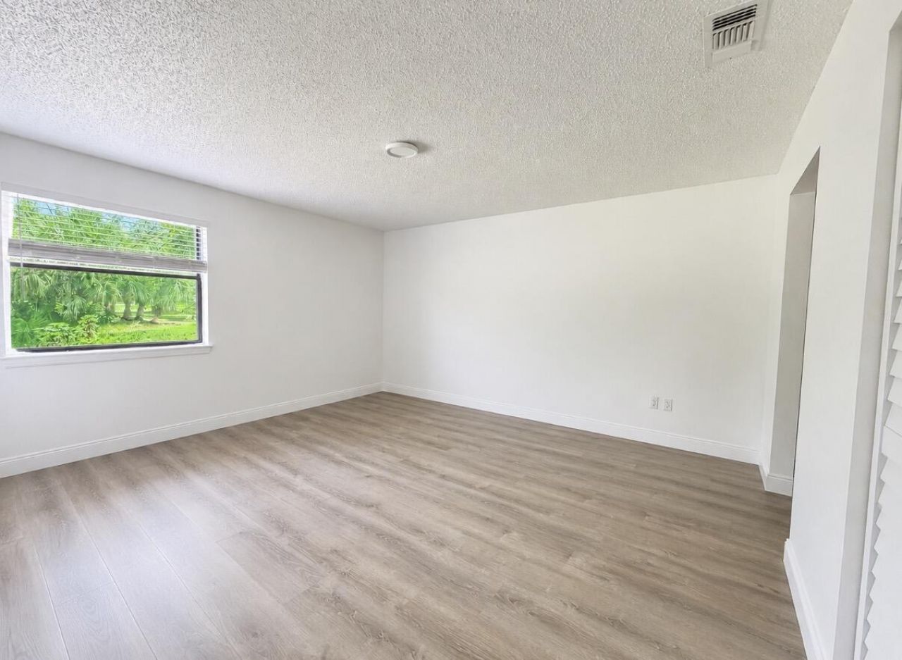 1407 E Lakeview Dr Drive E, Royal Palm Beach, FL 33411 Photo