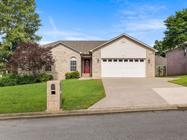 17 Clearwater Lane, Cabot, AR 72023