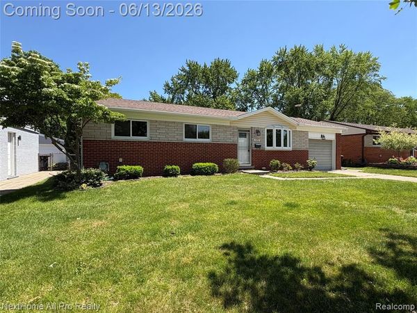 14242 Park Street , Livonia, MI 48154