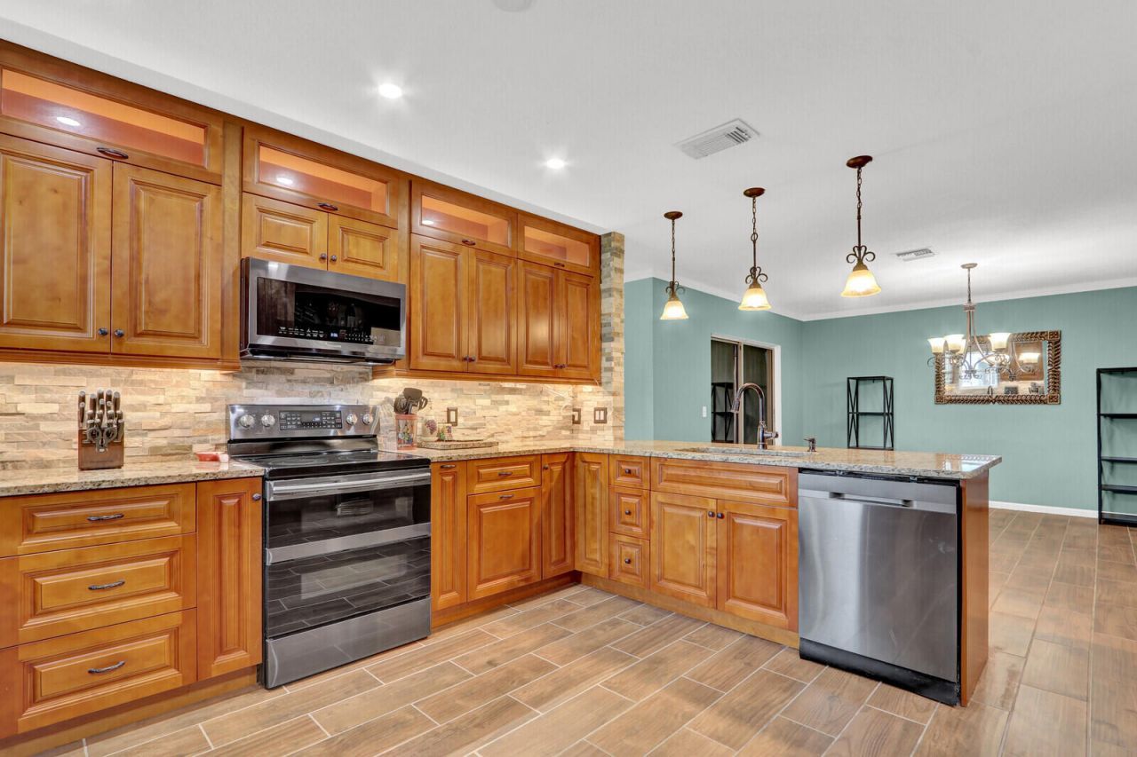 127 Miramar Avenue, Royal Palm Beach, FL 33411 Photo