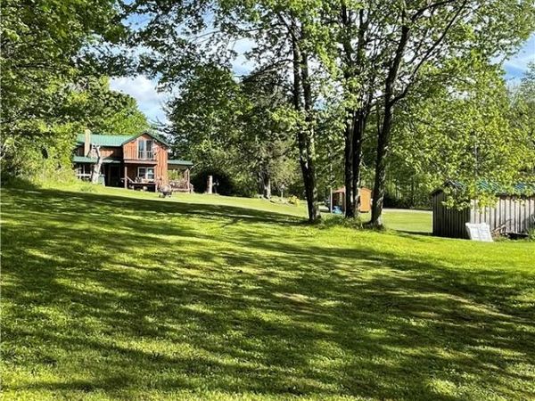 228 Sandmine Ln, Punxsutawney, PA 15767