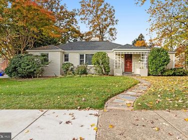 2700 N DINWIDDIE STREET N , ARLINGTON, VA 22207
