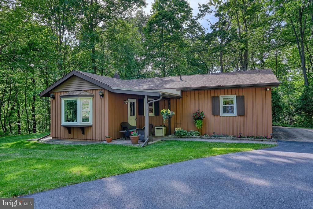 2216 S Galen Hall Road , Reinholds, PA 17569 Main Photo