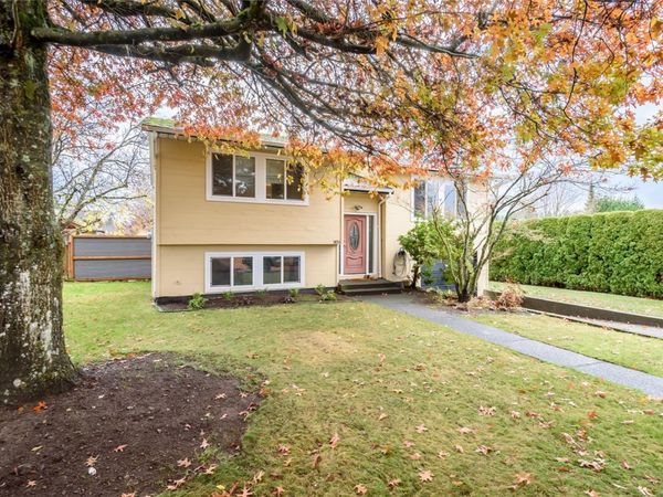 1651 Ascot Ave , Comox, BC V9M 1A8