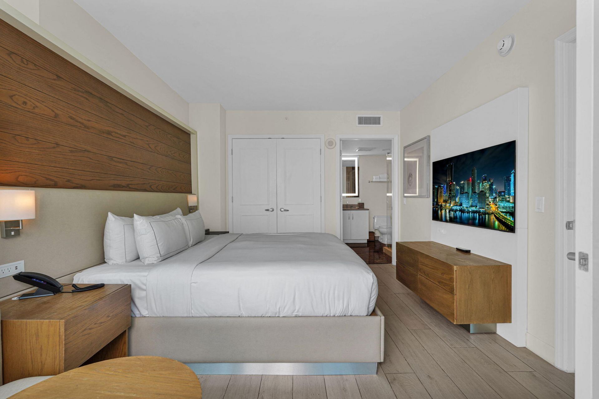 505 N Fort Lauderdale Beach Boulevard, Unit 2214, Fort Lauderdale, FL 33304 Photo