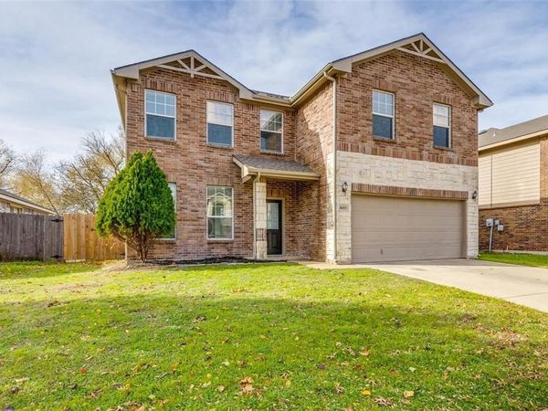8453 Shallow Creek Drive, Fort Worth, TX 76179