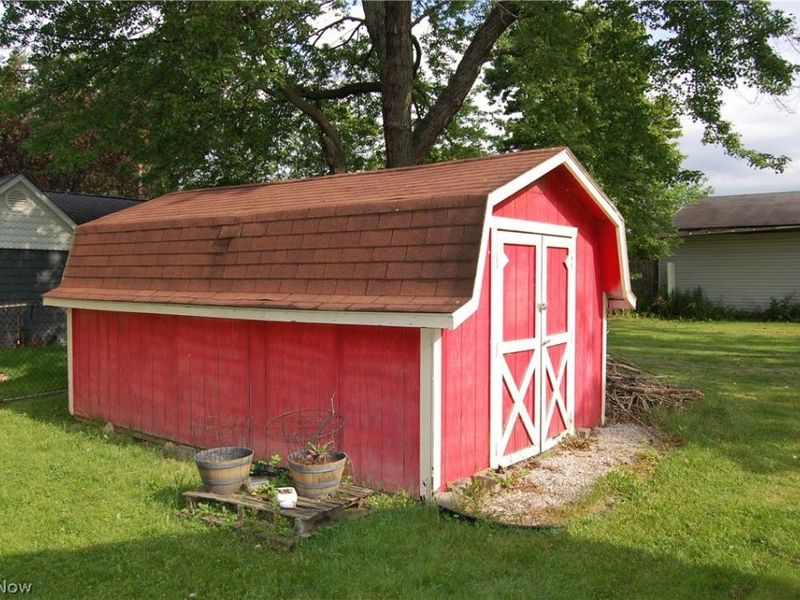669 Scott Place NW, Massillon, OH 44647 Photo 3