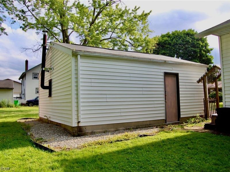 669 Scott Place NW, Massillon, OH 44647 Photo 5
