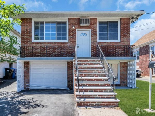 287 E Smith Street E, Woodbridge, NJ 07095