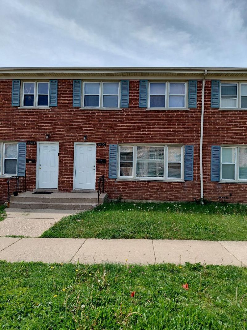 2203 Williamsburg Drive , Waukegan, IL 60085