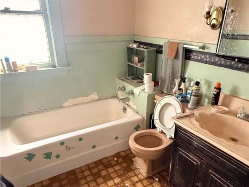 12209 Iowa Avenue, Cleveland, OH 44108 Photo 9
