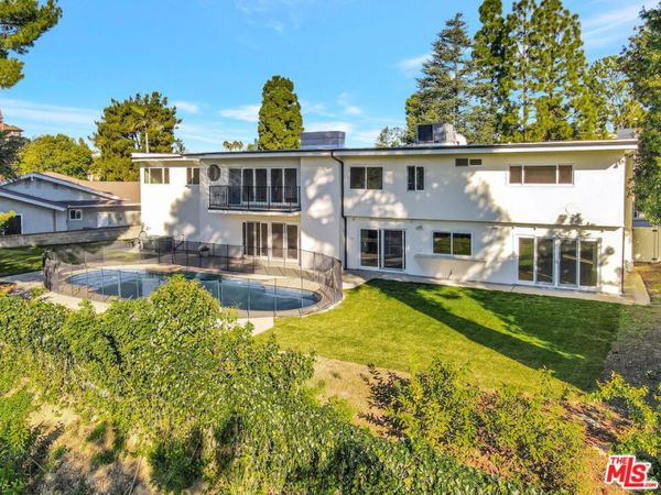 16608 Park Lane Circle, Los Angeles, CA 90049