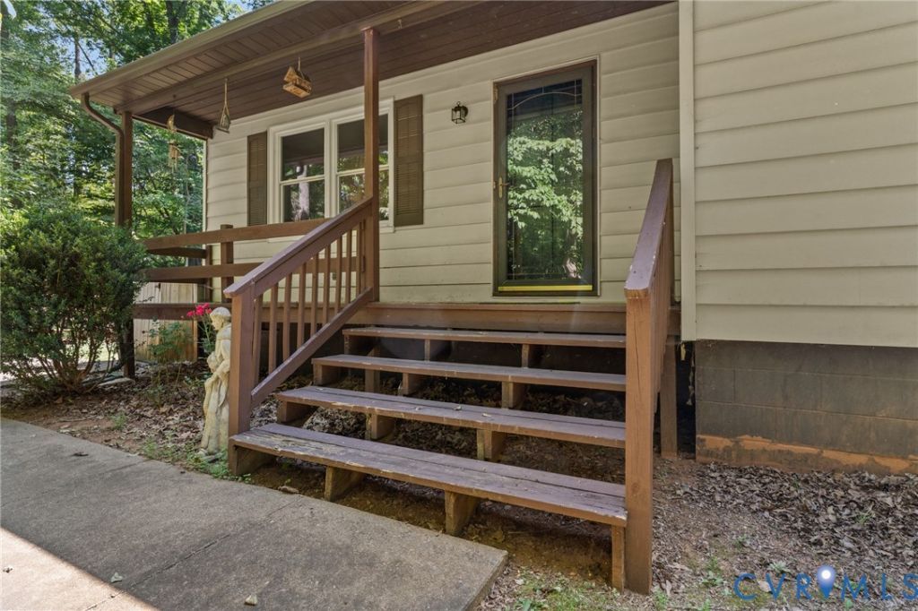 2448 Mountain View Road Powhatan, VA 23139