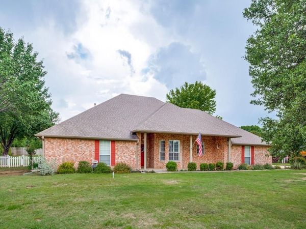 511 N Hardeman Circle, Justin, TX 76247