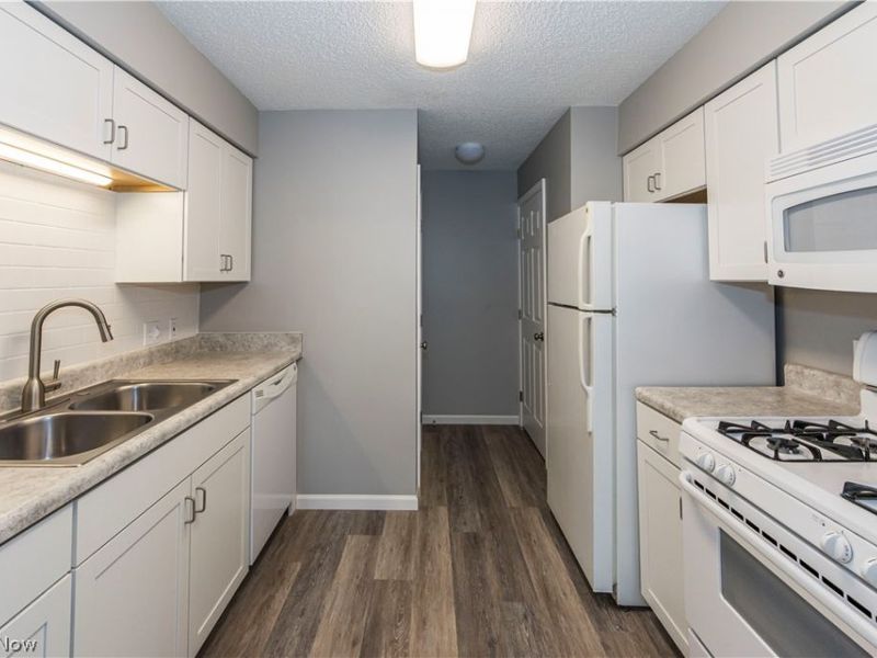 2796 Mull Avenue , Unit E, Copley, OH 44321 Photo 12