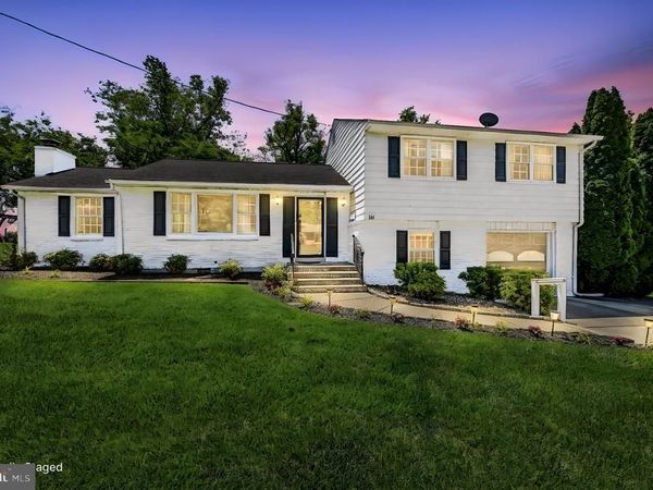 301 COUNTRY CLUB DRIVE, NEWARK, DE 19711