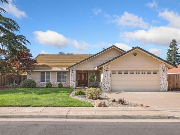 924 East Milgeo Avnue, Ripon, CA 95366