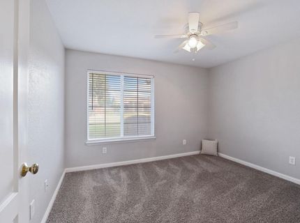 924 East Milgeo Avnue, Ripon, CA 95366 Photo