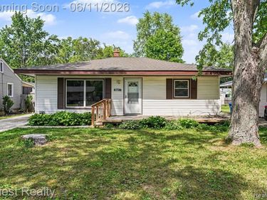 6736 Cloverton Drive, Waterford Twp, MI 48329