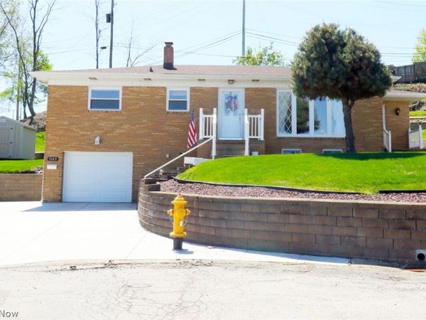 3145 Crestline Drive , Steubenville, OH 43952