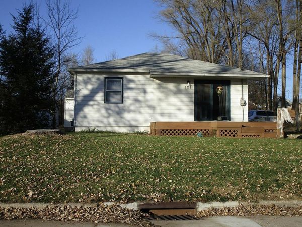 121 Wycombe Street, Waterloo, IA 50703