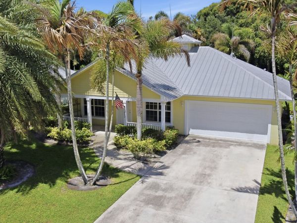5802 SE Wesley Avenue, Stuart, FL 34997