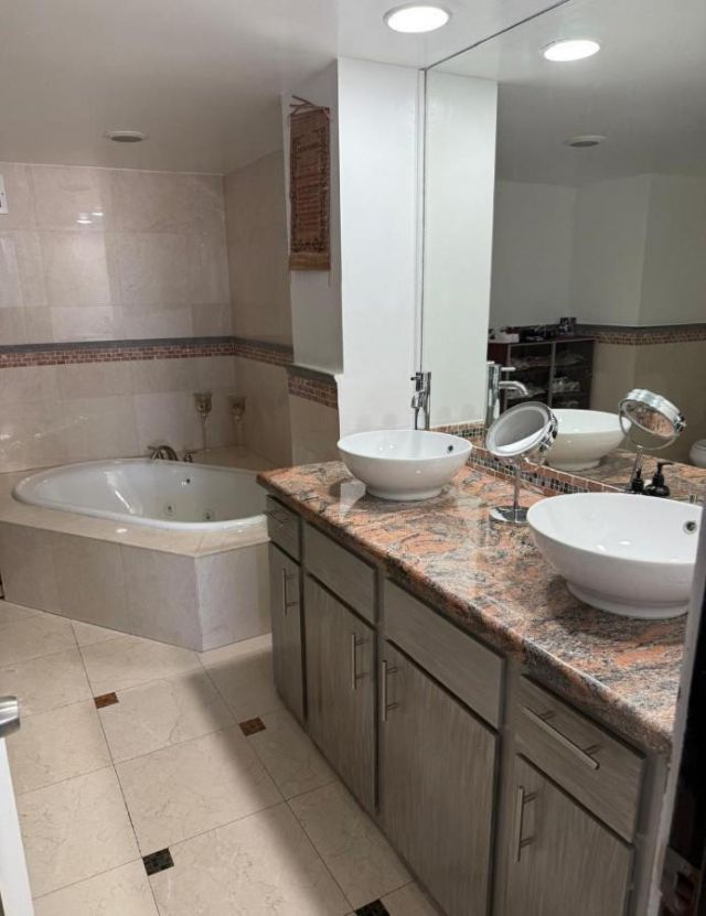 1833 S Ocean Drive, Unit 1209, Hallandale, FL 33009 Photo