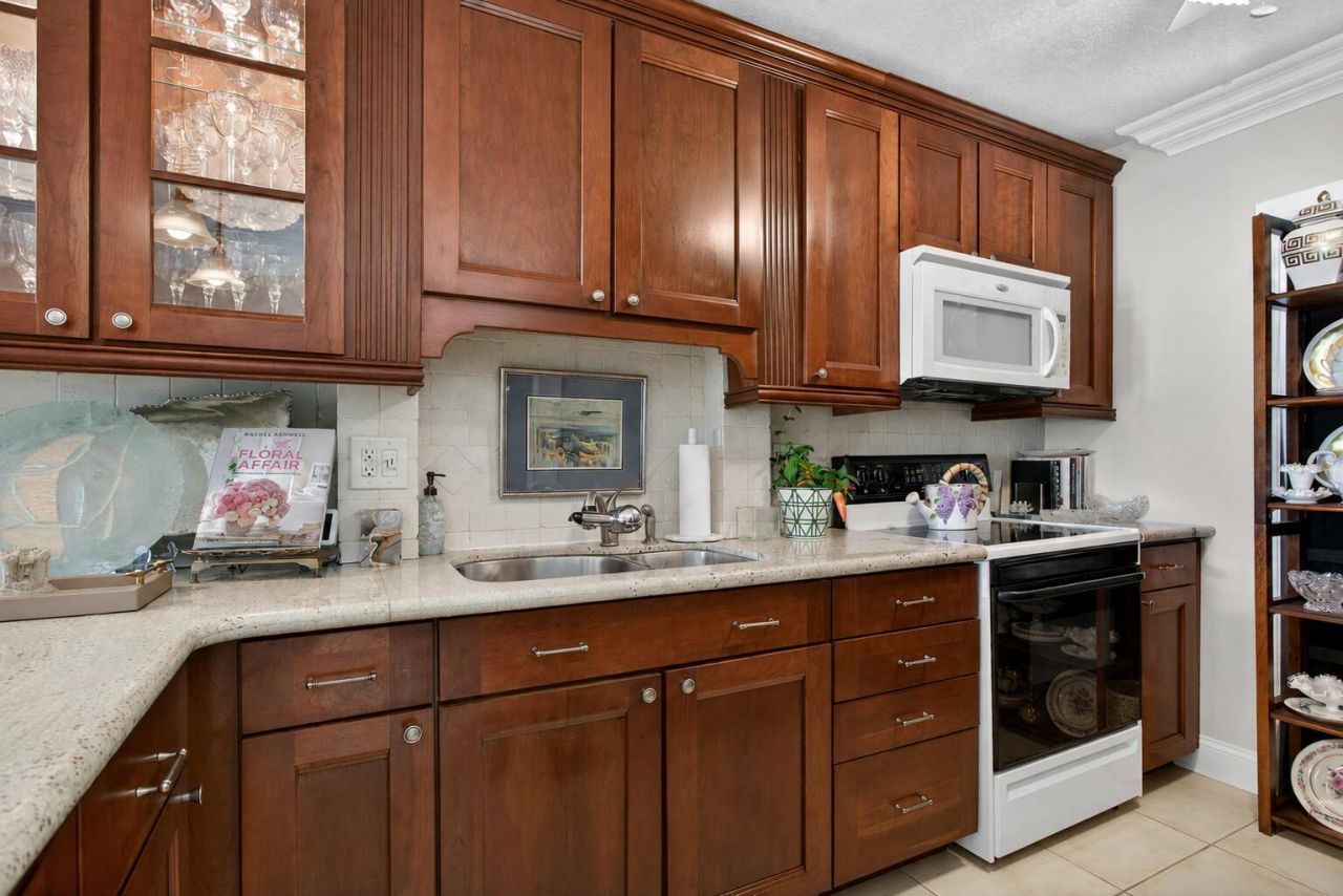 800 Pine Drive, Unit 13, Pompano Beach, FL 33060 Photo