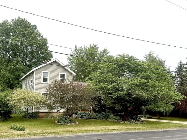 283 East Avenue, Napoleon, MI 49261