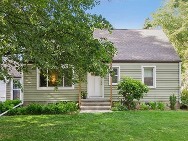 559 Tanglewood Drive, Shoreview, MN 55126