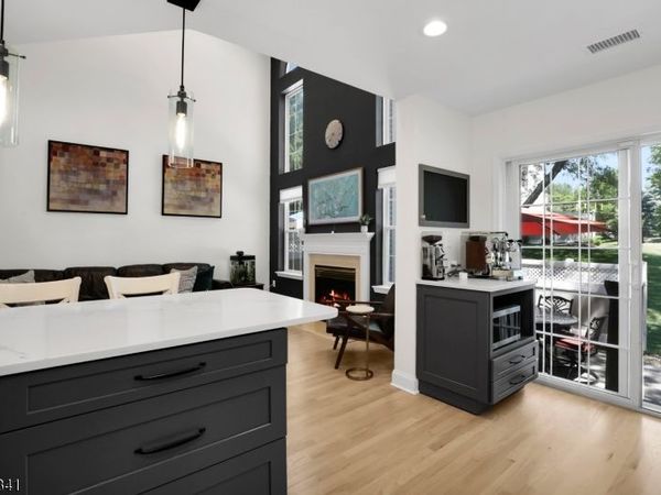 10 Raleigh Ct, Bernards, NJ 07920