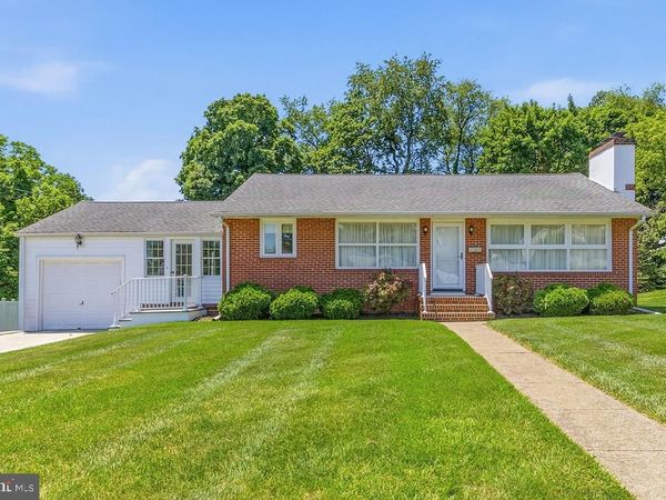 102 GLENVIEW DRIVE, LAWRENCE, NJ 08648