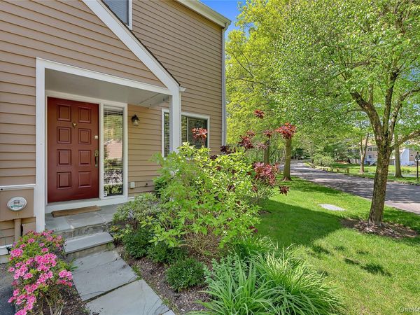 127 Stone Bridge Square, Chappaqua, NY 10514