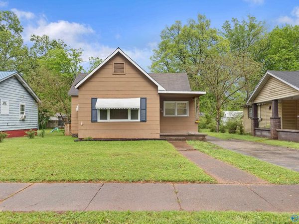 206 Memorial Drive NW, Decatur, AL 35601