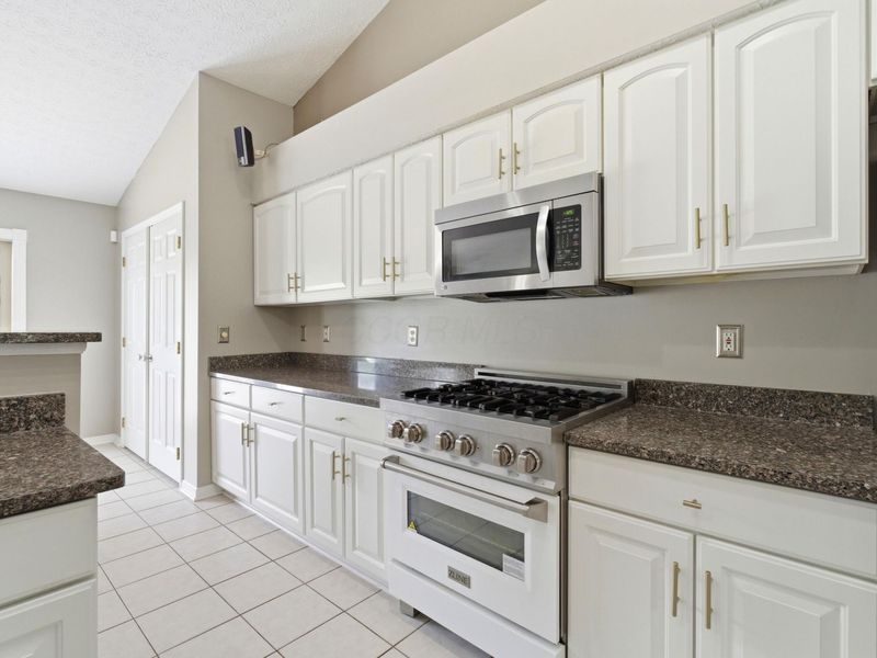 8282 Skelton Court, Blacklick, OH 43004 Photo 14
