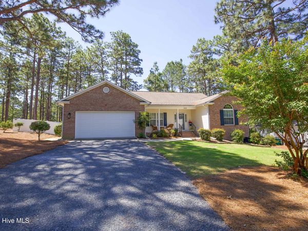 160 Kingswood Circle, Pinehurst, NC 28374