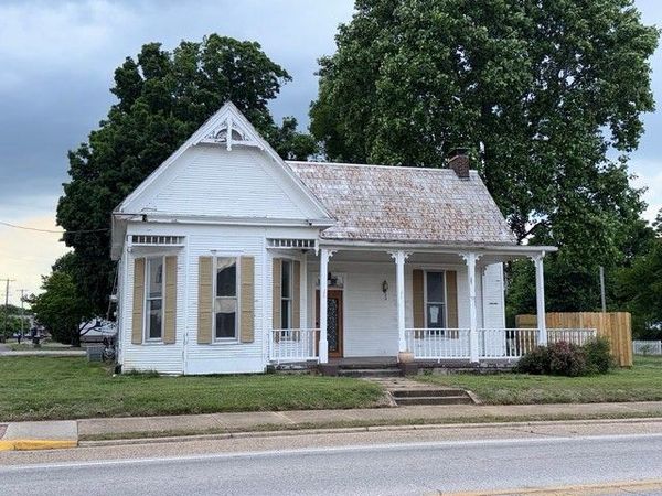 401 Cumberland St E, Cowan, TN 37318