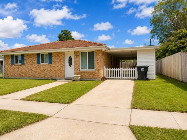 2400 VOLPE Street, Chalmette, LA 70043