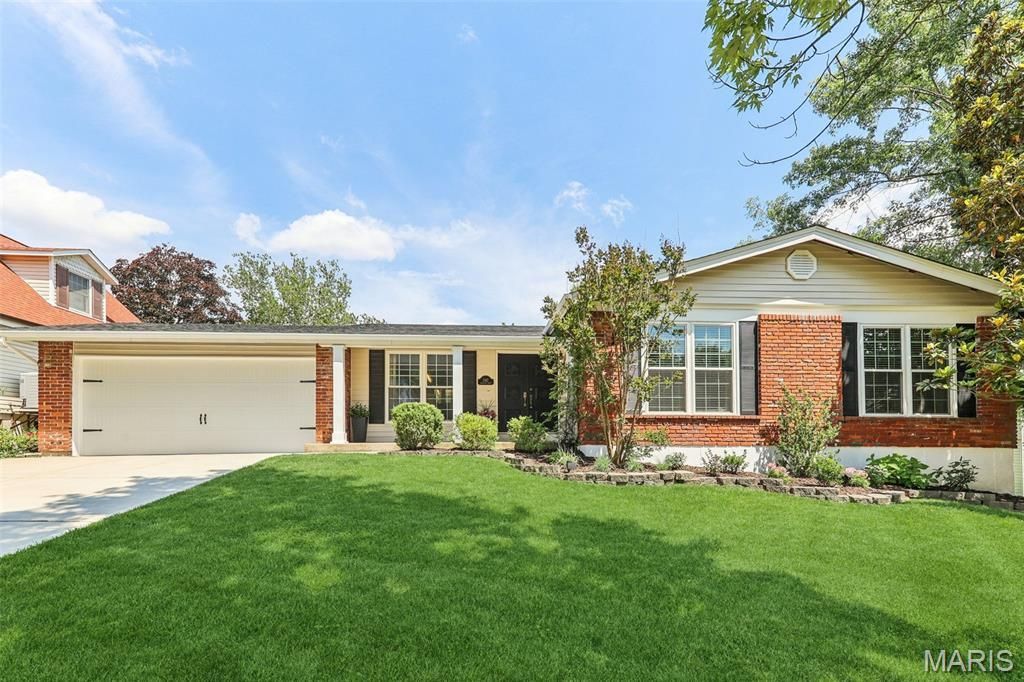 1142 Richland Drive, Chesterfield, MO 63017 Main Photo
