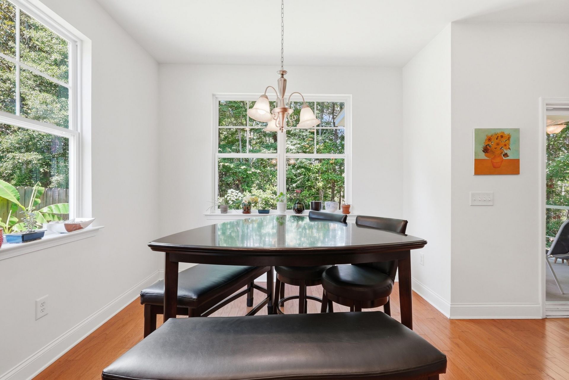 2432 Valentine Way Photo 11
