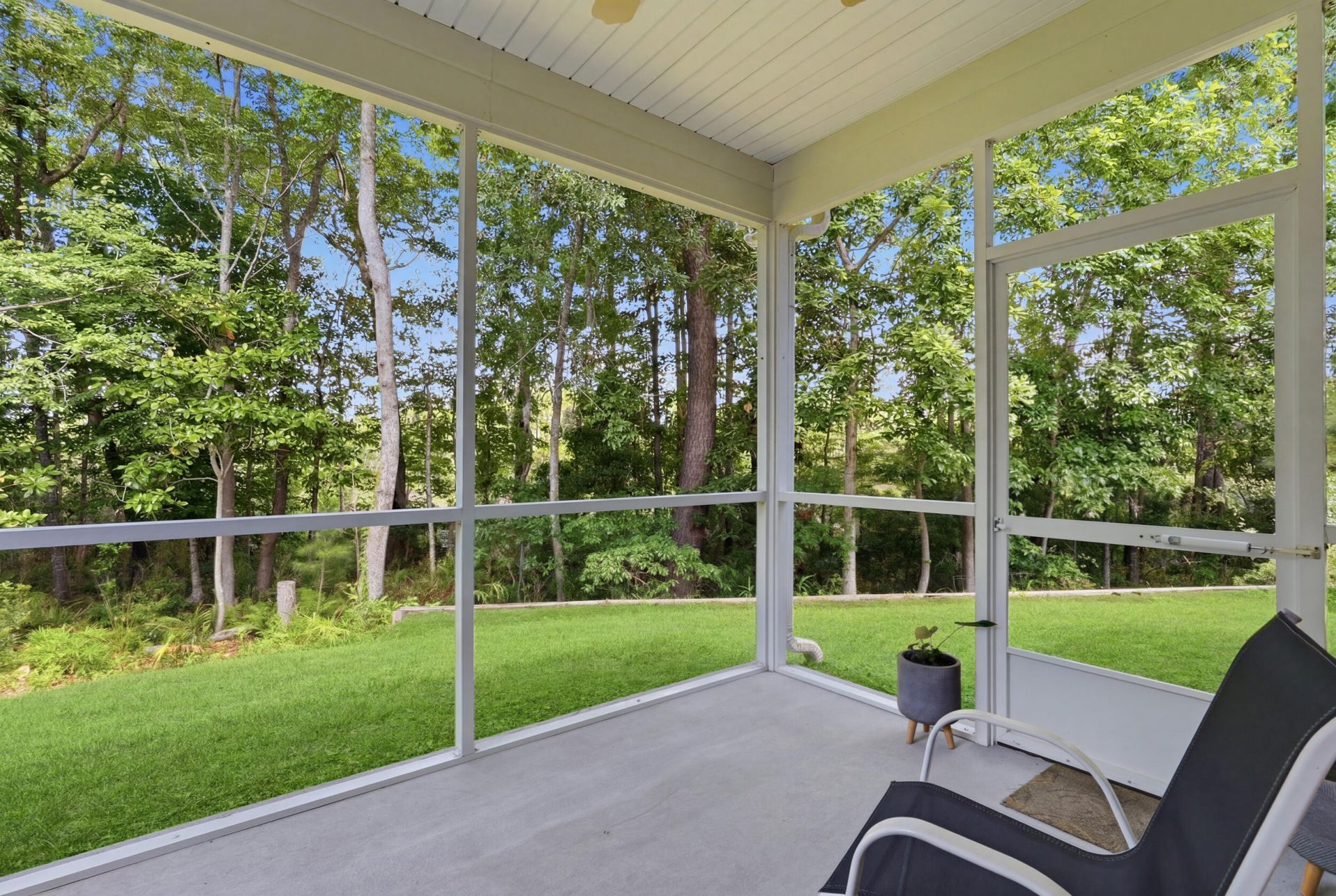 2432 Valentine Way Photo 22