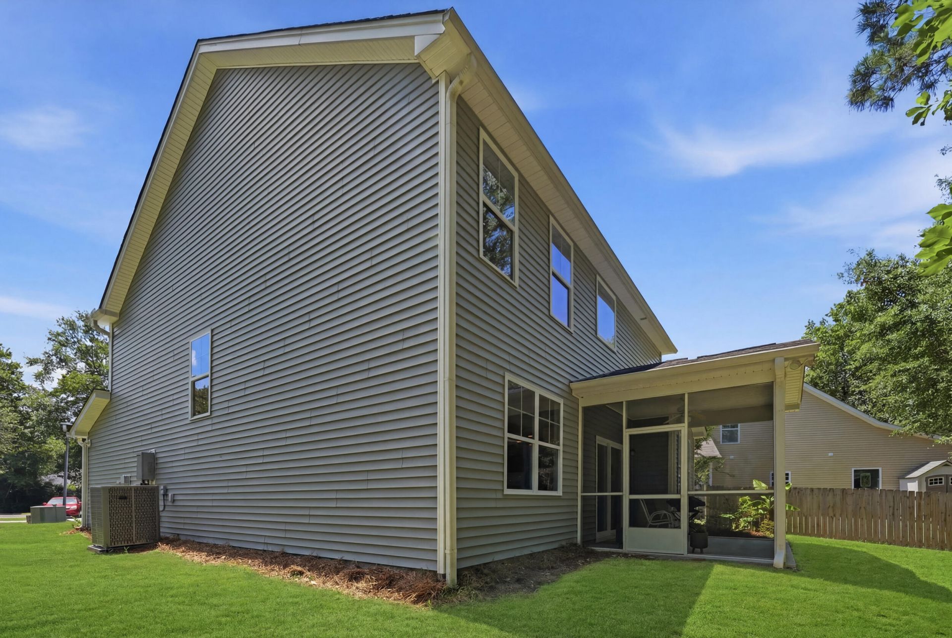 2432 Valentine Way Photo 23