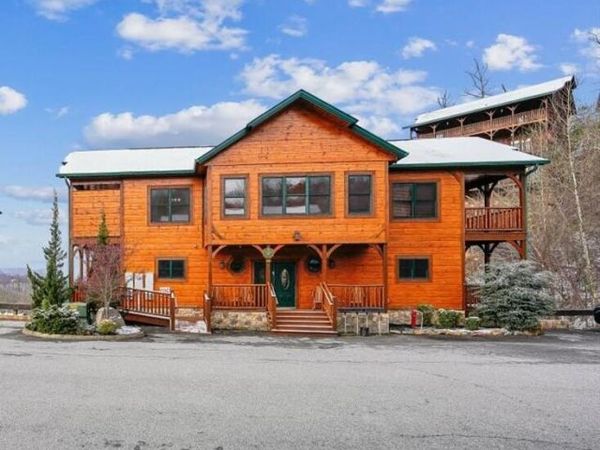 889 Great Smoky Way Way, Gatlinburg, TN 37738